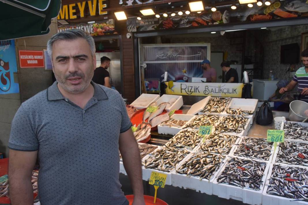 Tezgahların en ucuzu hamsi bile alev alev cep yakıyor! Bir günde yüzde 75 zamlandı, çarşıya giden vatandaş eli boş döndü 20